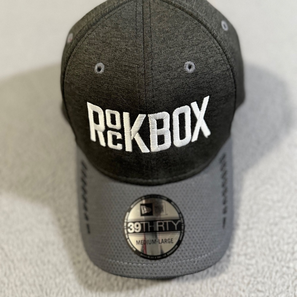 New Era 39Thirty RockBox Fitness Cap Medium Large Men's Baseball Hat Gray Black